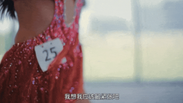 金髮，翹臀和大腿的《美國甜心:達拉斯牛仔隊的啦啦隊長》，Netflix 太敢拍！