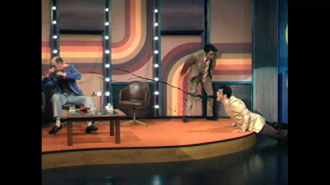 比《破墓》还猛！这部「恐怖通灵R级」的尺度王炸《魔鬼深夜秀》来了！