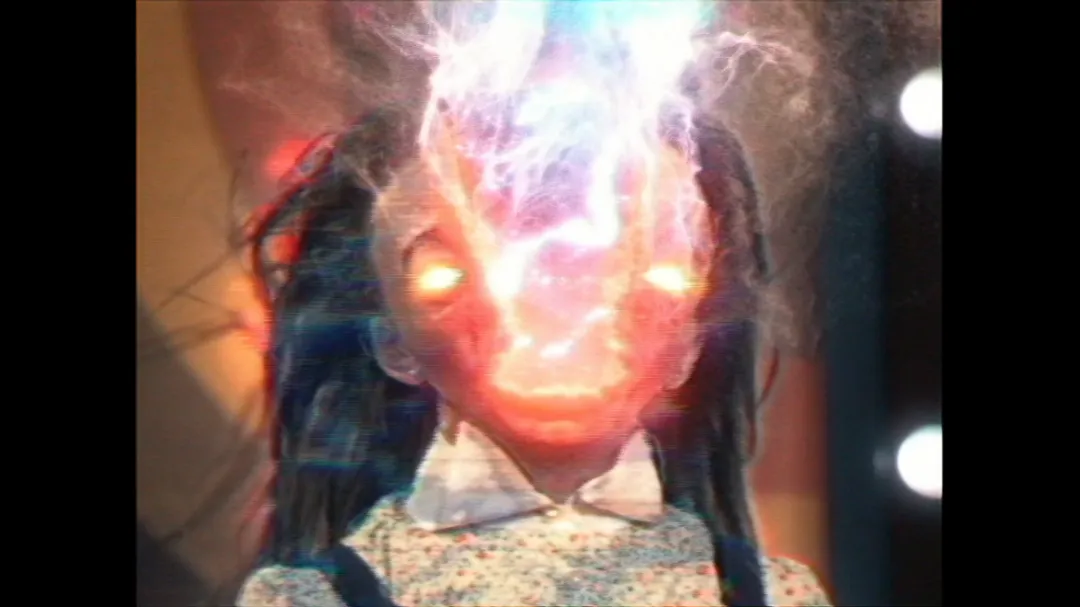 比《破墓》还猛！这部「恐怖通灵R级」的尺度王炸《魔鬼深夜秀》来了！