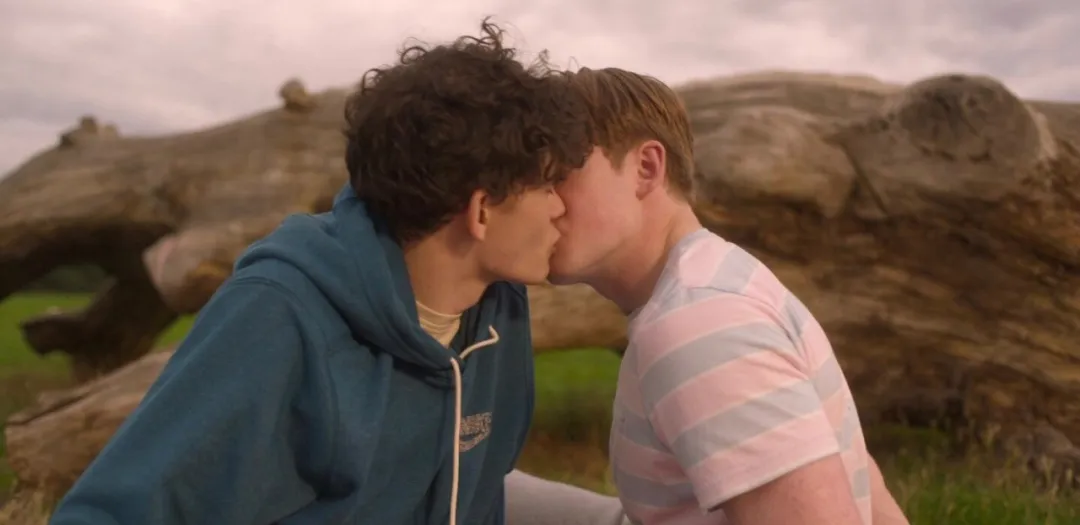 Netflix同性王牌神作《心跳漏一拍/戀愛修課》開播直衝9+分，勇敢面對性取向！