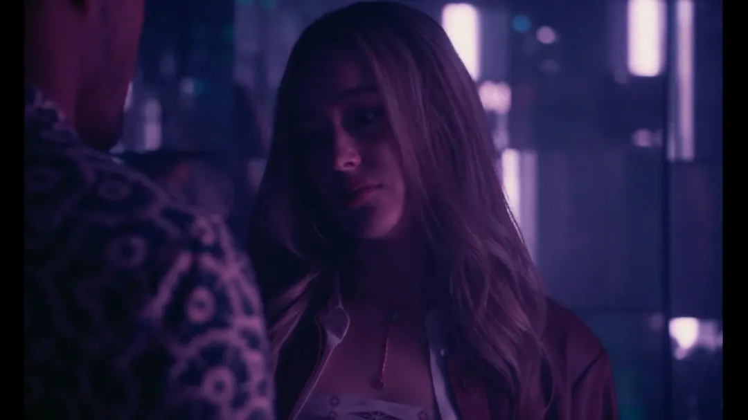 Netflix冷门佳作《开箱灵魂》有创意又烧脑，神婆让一群年轻人互换身体，满足了一些人的私欲！