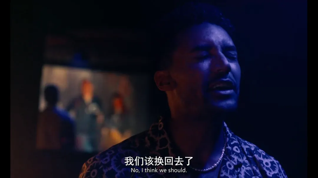 Netflix冷门佳作《开箱灵魂》有创意又烧脑，神婆让一群年轻人互换身体，满足了一些人的私欲！