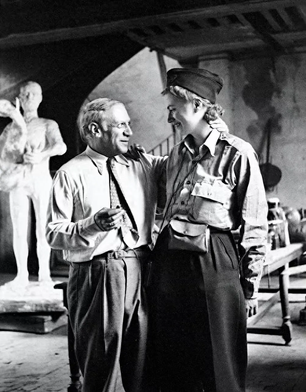 女神新片《李/李·米勒》！毕加索为她作画，在希特勒浴缸里洗澡！