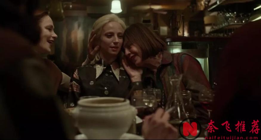 部影史最棒的恐怖片之一《阴风阵阵/窒息》用一场芭蕾舞学院的噩梦，拍出了女性最血腥的权力斗争...