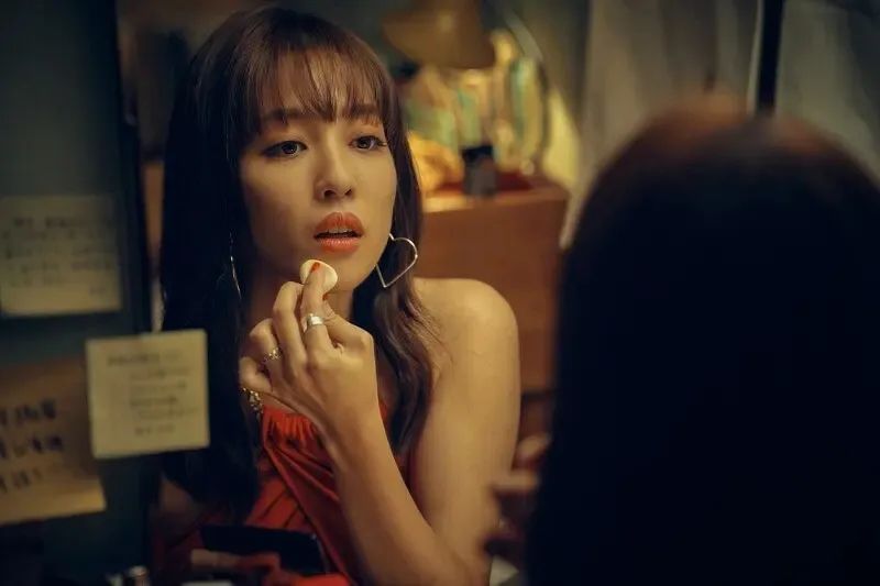 这不台剧《死了一个娱乐女记者之后》深刻的揭露了娱乐记者的黑暗面！