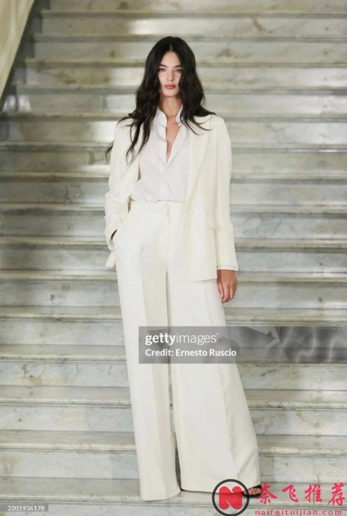 迪士尼公主上映，口碑票房慘敗，Netflix送大家一個“真公主”！