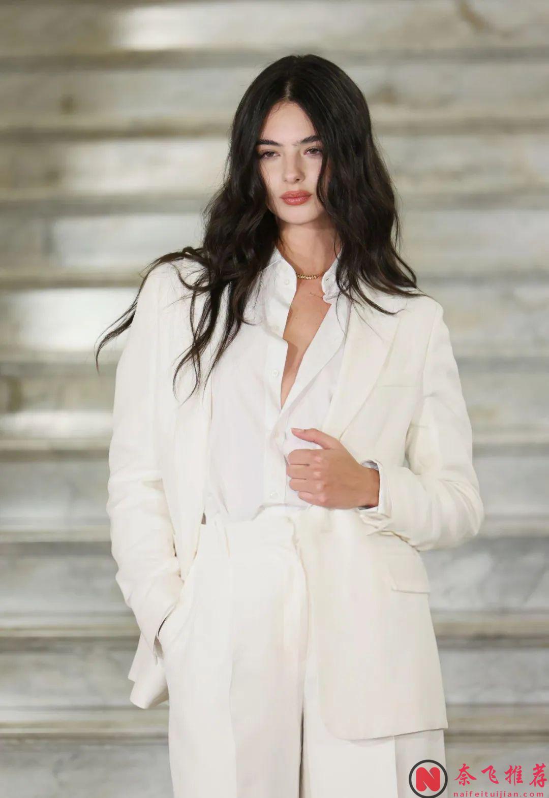 迪士尼公主上映，口碑票房慘敗，Netflix送大家一個“真公主”！