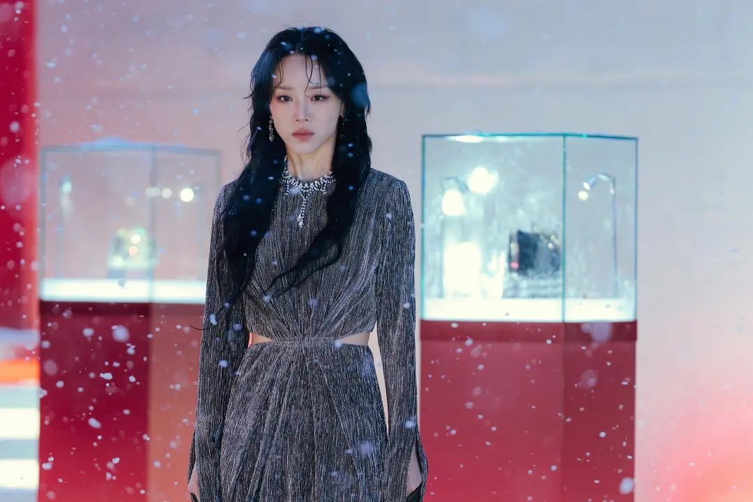 Netflix韩剧《莎拉的真伪人生》:一场恶女骗局里的阶级与欲望