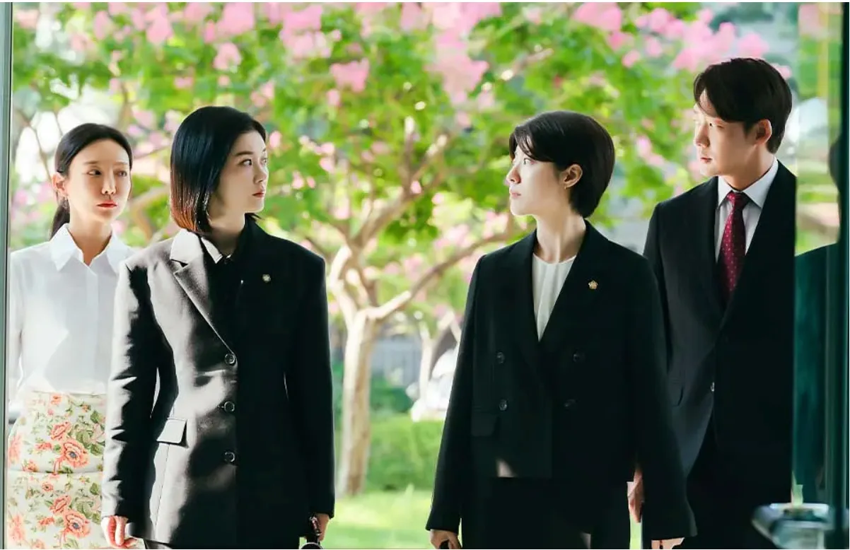 45岁张娜拉再演离婚律师《好搭档》，韩国歌演双大赏她是第一个