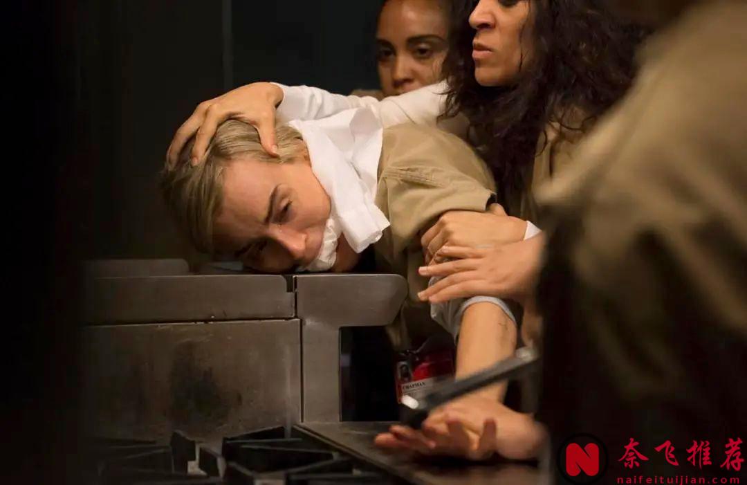 Netflix最生猛的限制級硬核美劇《女子監獄》，每一集都又燃又爽