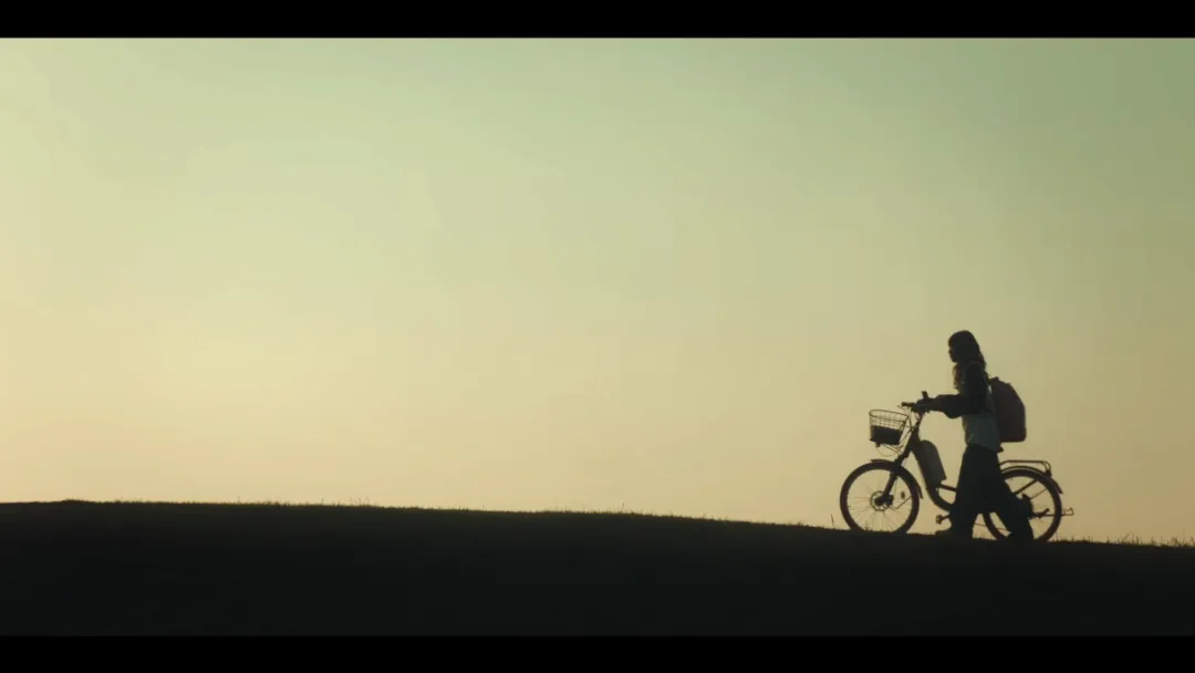 這部最新奇幻韓劇《她的日與夜》無疑是正在經歷人生低谷年輕人的一劑治癒心靈良藥