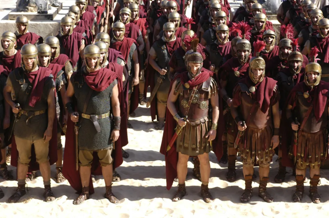 可以媲美《斯巴达克斯》的美剧，那必须是《罗马》！