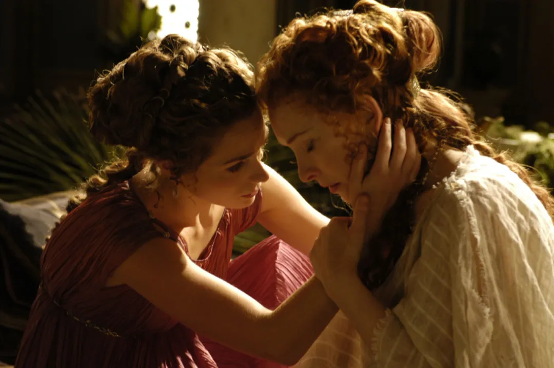 可以媲美《斯巴达克斯》的美剧，那必须是《罗马》！