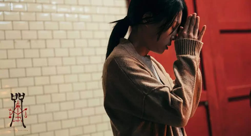 《咒》Netflix真實故事改篇《咒2》確定開拍！泰國師傅「一點」力勸勿看