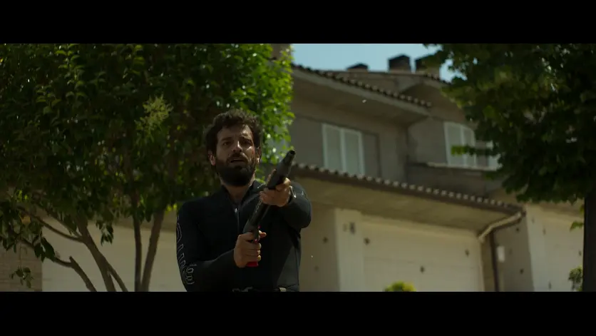 最新末日丧尸片《天启Z：完结的起点》，一人一猫的逃亡之旅