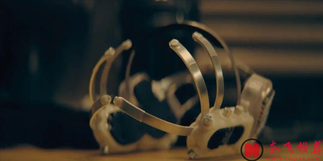 《邊緣世界/末梢/外圍逃殺》：時間是一個莫比烏斯環，腦洞真的大！