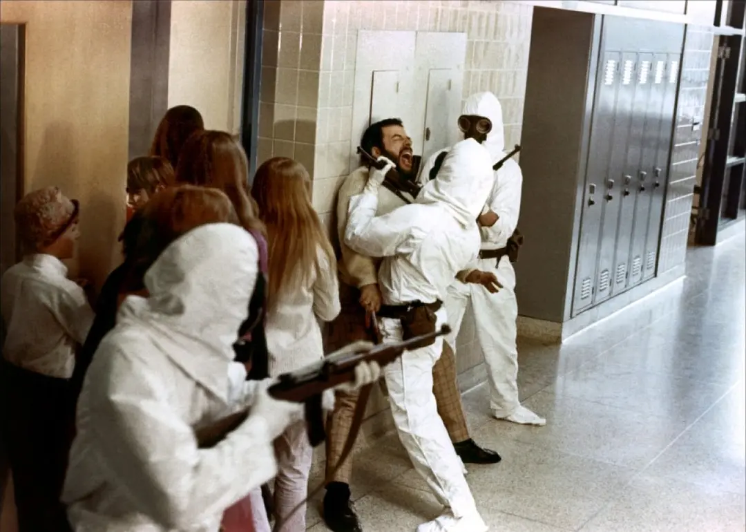 一部高分B级丧尸片，刺激感满满~