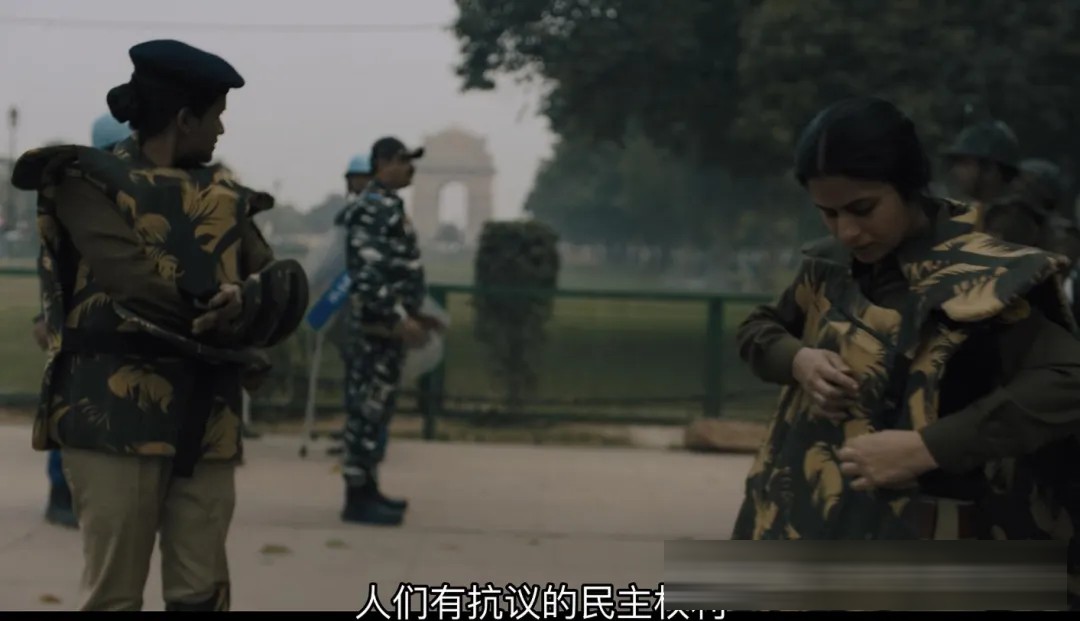 Netflix印度剧《德里罪案/德里警察故事》:把2012年德里黑公交案拍成了侦破实录