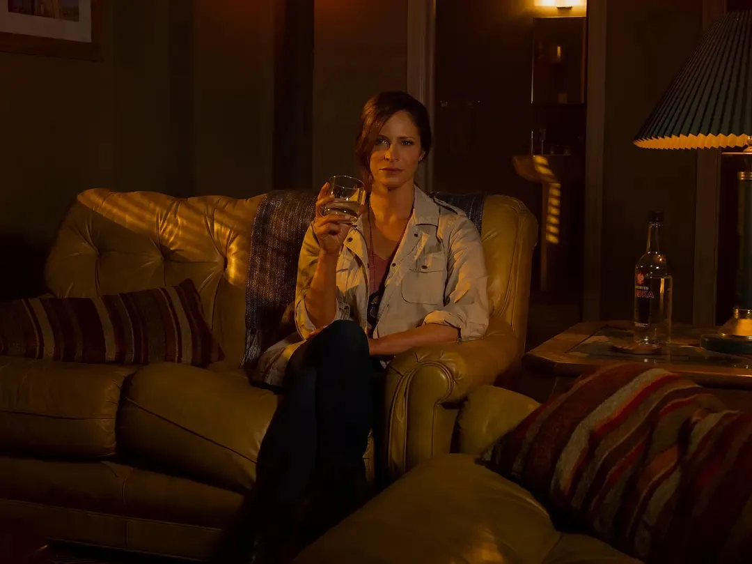 78岁老汉偷袭，高分黑帮爽剧《塔尔萨之王/堪萨斯城黑帮》第二季闪电归来