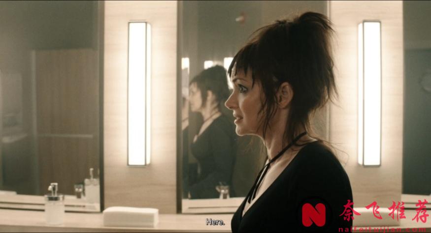 蟬聯多周票房冠軍的《怪奇大法師/譁鬼家族Beetlejuice‎/陰間大法師Beetlejuice》推薦觀看！