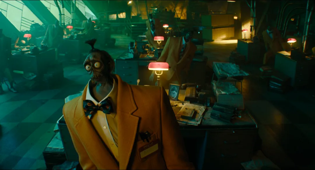 蟬聯多周票房冠軍的《怪奇大法師/譁鬼家族Beetlejuice‎/陰間大法師Beetlejuice》推薦觀看！