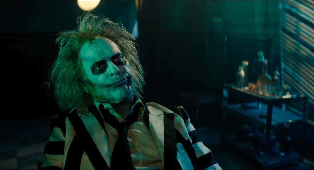 蝉联多周票房冠军的《怪奇大法师/哗鬼家族Beetlejuice‎/阴间大法师Beetlejuice》推荐观看！