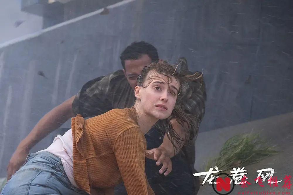 特效逼真、爽到爆炸，好莱坞灾难片《龙卷风/龙卷风暴》又赢了？