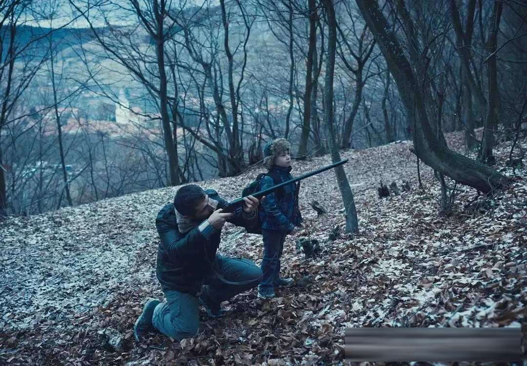 《核磁共振》：一個特蘭西瓦尼亞山村，裝下整個歐洲的難題