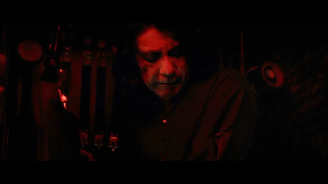 尺度獵奇新作《箱男》，島國的電影永遠那麼奇葩！