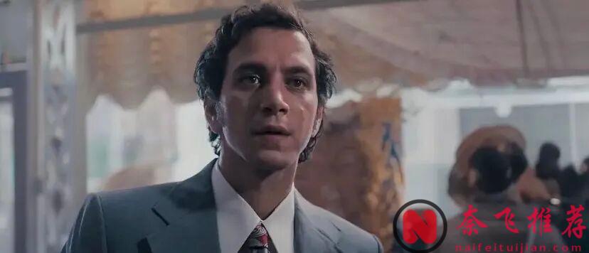 有些愛情故事，時間越久，越顯得荒誕~網飛新劇《純真博物館》可太上頭了！