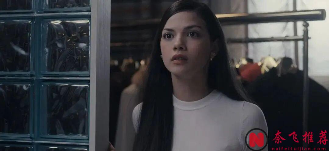 有些愛情故事，時間越久，越顯得荒誕~網飛新劇《純真博物館》可太上頭了！