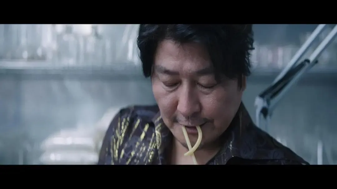 全程炸裂的韓國犯罪電影《麻藥王/毒梟/毒王》，自從娶了大嫂之後，走向人生巔峰