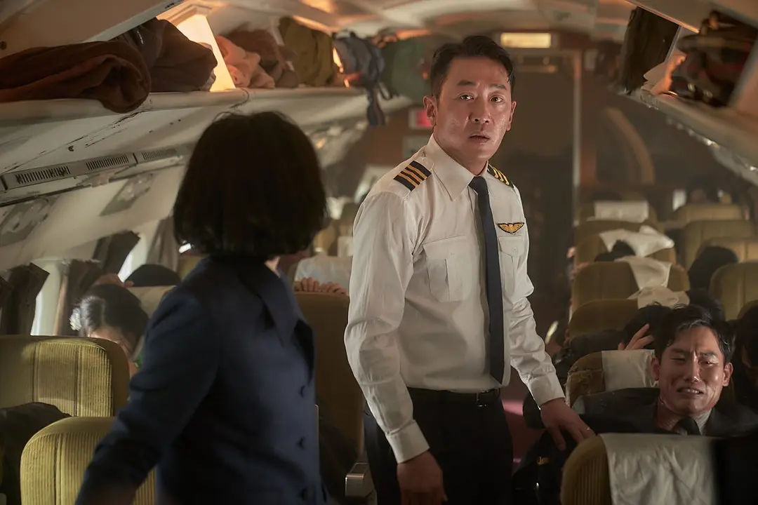 全程緊張刺激，這部韓國災難片《劫機/劫機1971/亡命機劫》，一上映就爆了