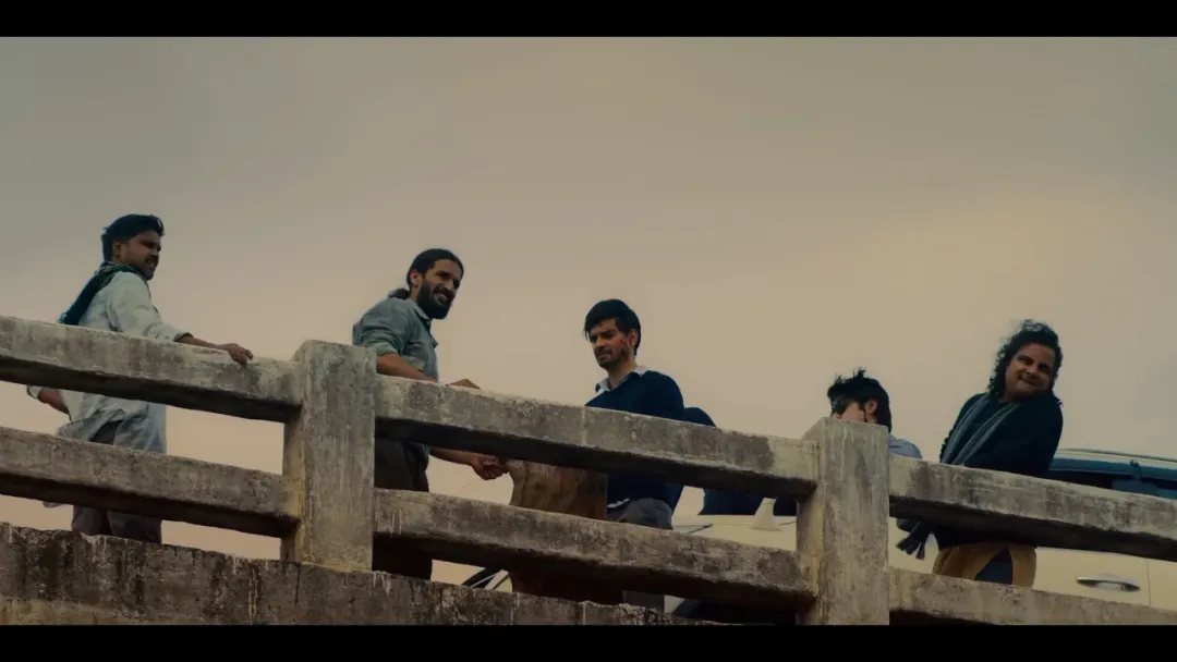 Netflix出品的印度幽默喜劇《暗黑之瞳》，全程壓迫感爆棚，題材辛辣敢拍！