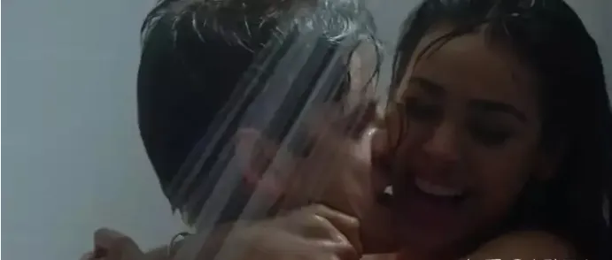 颜值与肉体「齐飞」，Netflix这部大尺度剧看的人脸红心跳