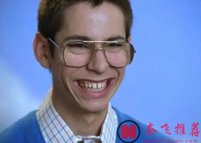 最讚的校園青春美劇《怪胎與書呆》,任何人都能在此劇中找到屬於自己的青春記憶！