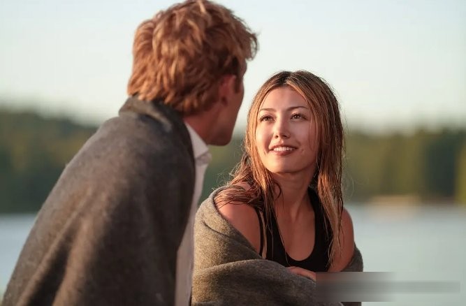 《掌舵少女》:比三角恋更值得看的是,她如何重新掌舵