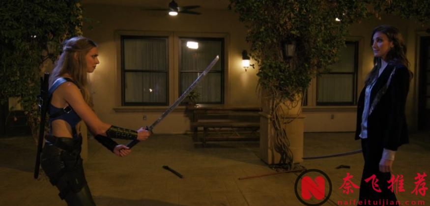 好莱坞绝世烂片《白雪公主与七武士》，七女大战女反派的故事！