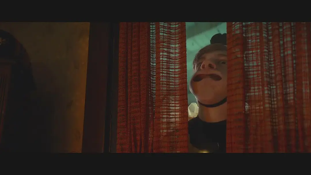 一部作死系列恐怖片《在黑暗中講述的恐怖故事/講鬼故/在黑暗中說的鬼故事》，阿飄造型夠獵奇