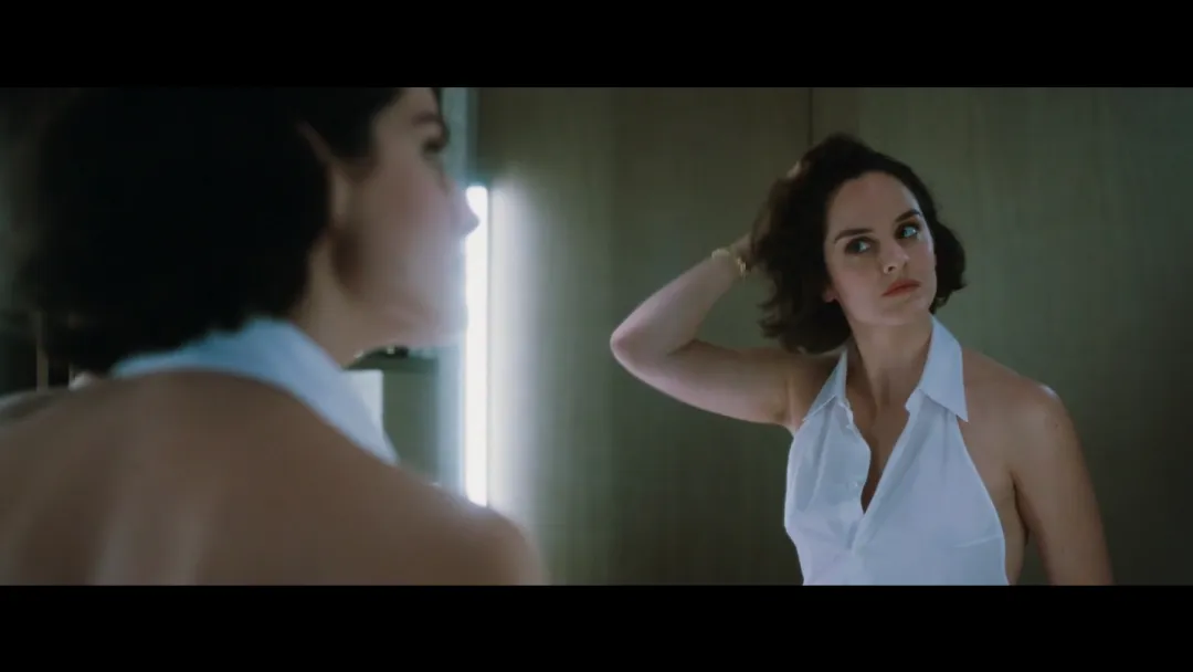 法國經典小說改編的尺度拉滿的《艾曼紐/艾曼紐2024》，卻被狂打差評！