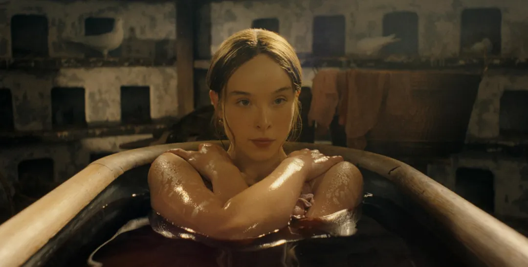 Netflix R級犯罪恐怖劇《怪物：麗茲·波頓的故事》迎來首位“女怪物”！