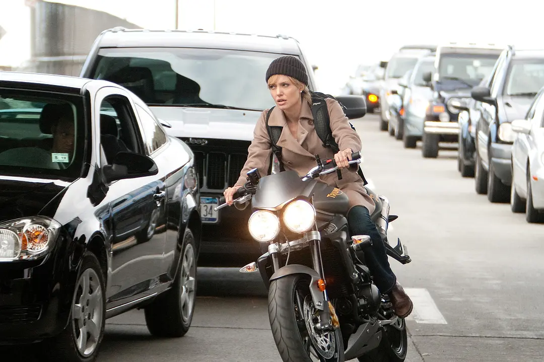 推薦8部高分大女主動作爽片，後勁有點大，劇情太燃了！