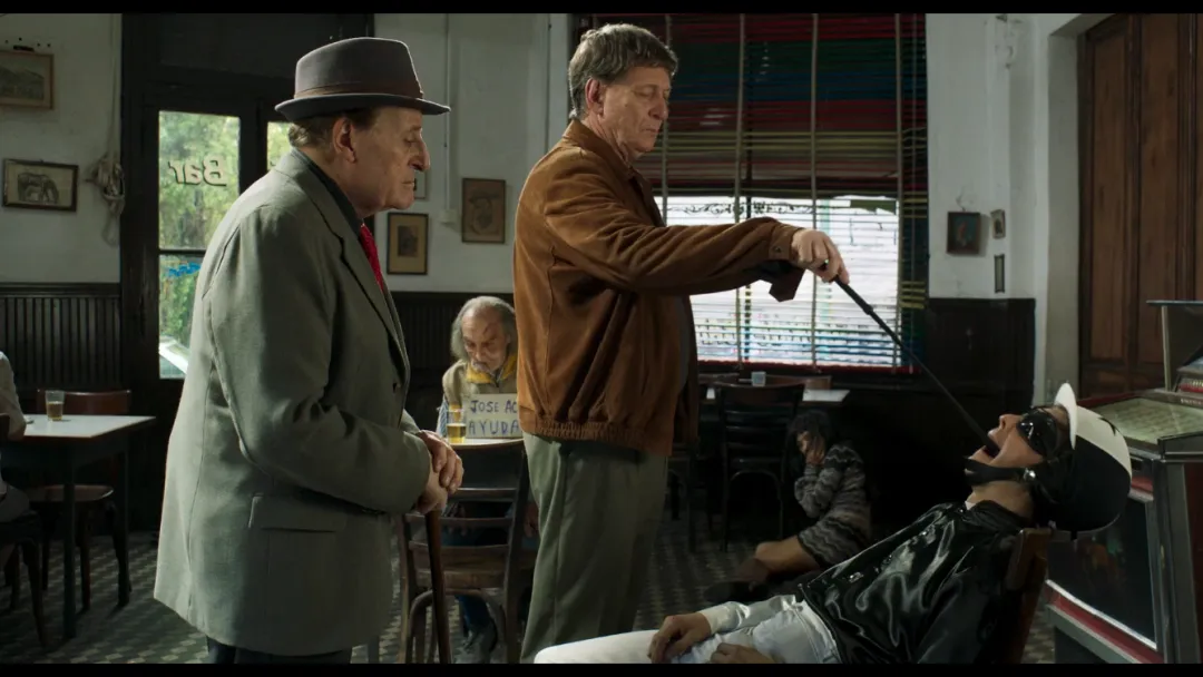 太疯了，这西语R级新作《杀死骑师》玩的真花！