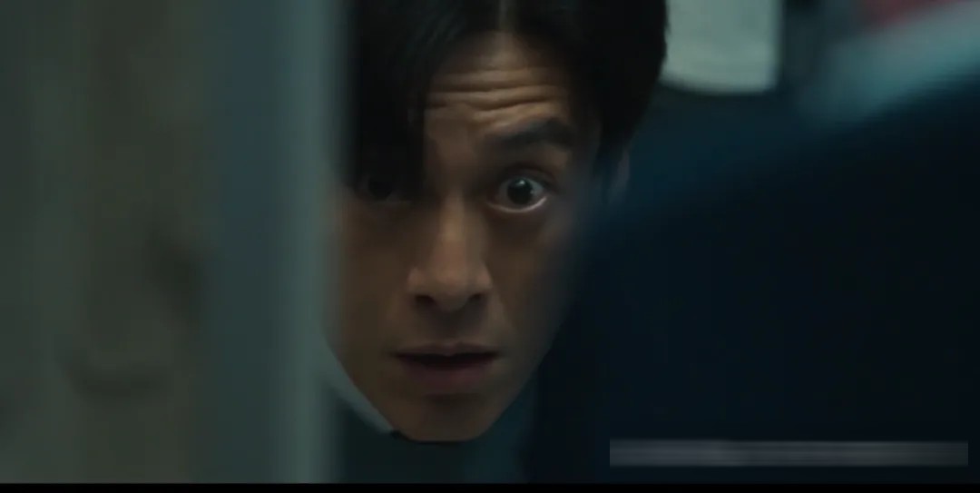 《群体》(港译《尸杀禁区》)影评:延尚昊的僵尸新作,好看但降智