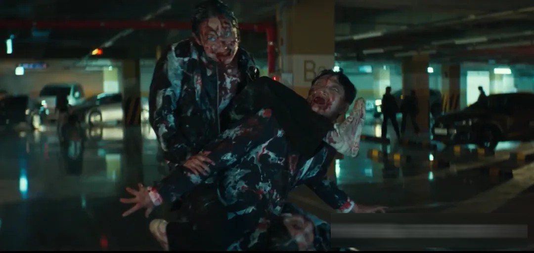 《群体》(港译《尸杀禁区》)影评:延尚昊的僵尸新作,好看但降智