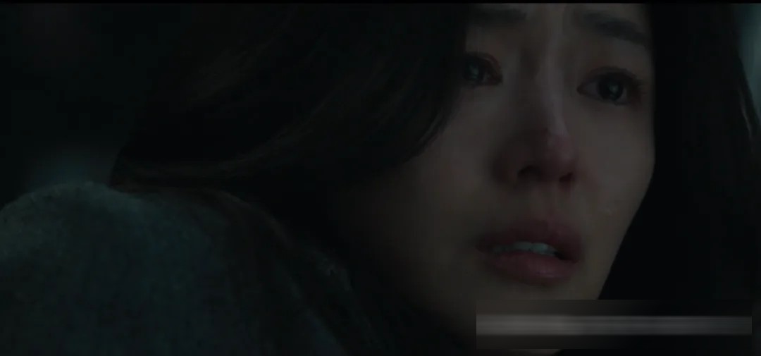 《群体》(港译《尸杀禁区》)影评:延尚昊的僵尸新作,好看但降智