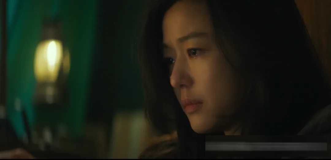 《群体》(港译《尸杀禁区》)影评:延尚昊的僵尸新作,好看但降智