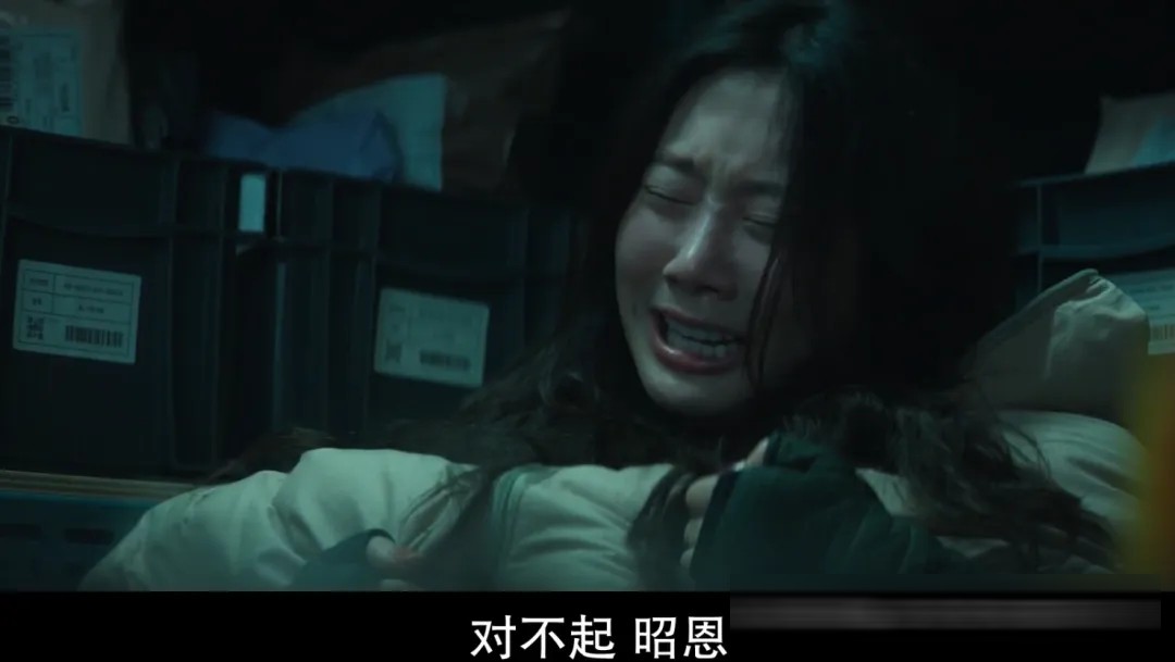 《群体》(港译《尸杀禁区》)影评:延尚昊的僵尸新作,好看但降智