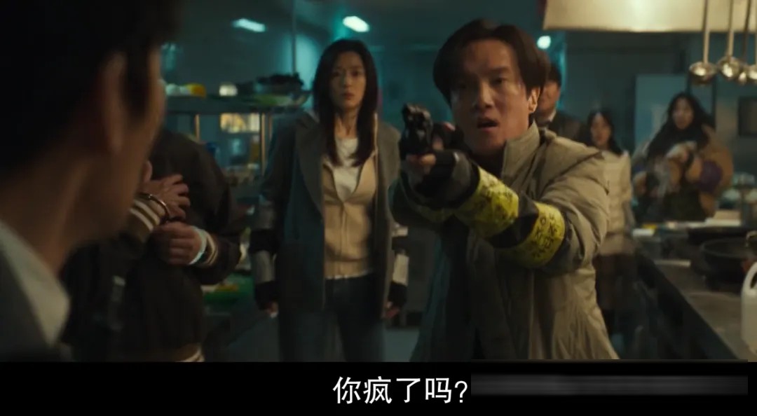 《群体》(港译《尸杀禁区》)影评:延尚昊的僵尸新作,好看但降智