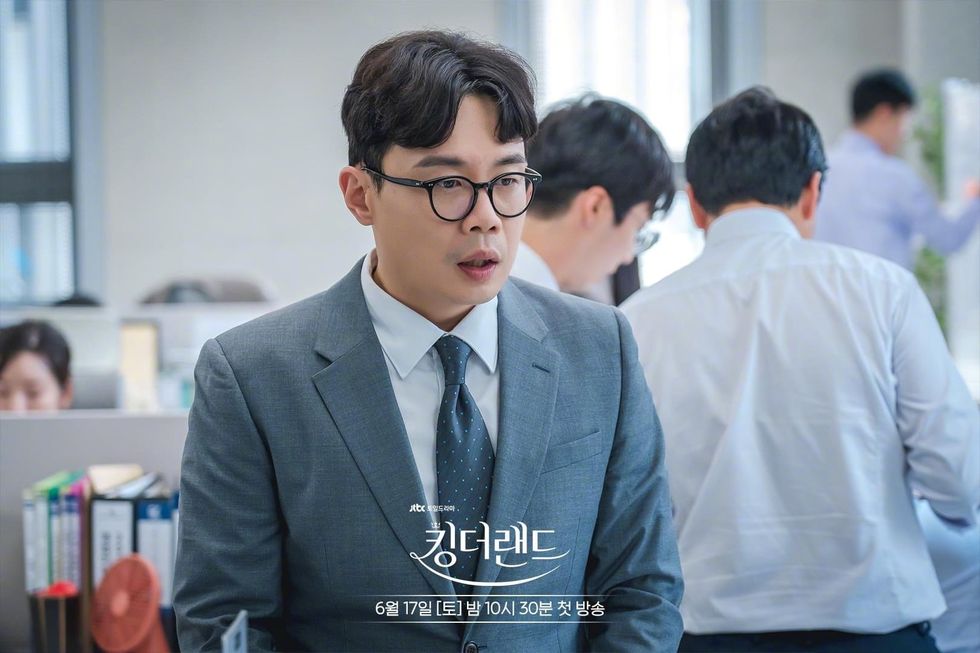 Netflix爱情韩剧《欢迎来到王之国》12看点！霸总李俊昊＆微笑职员润娥，展开王子爱上灰姑娘的高甜罗曼史